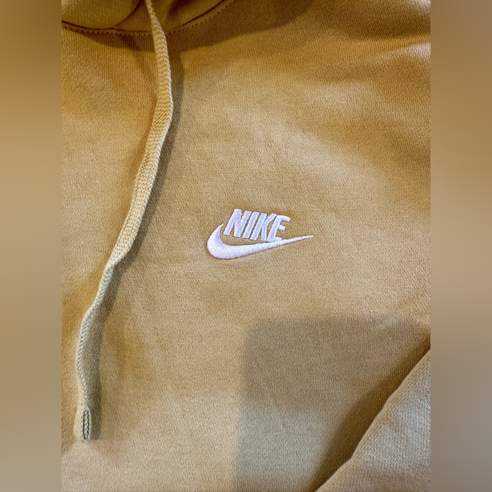 Nike - Picture 2 of 3